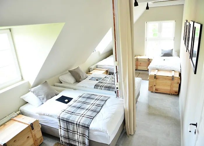 Five Point Hostel & Apartments